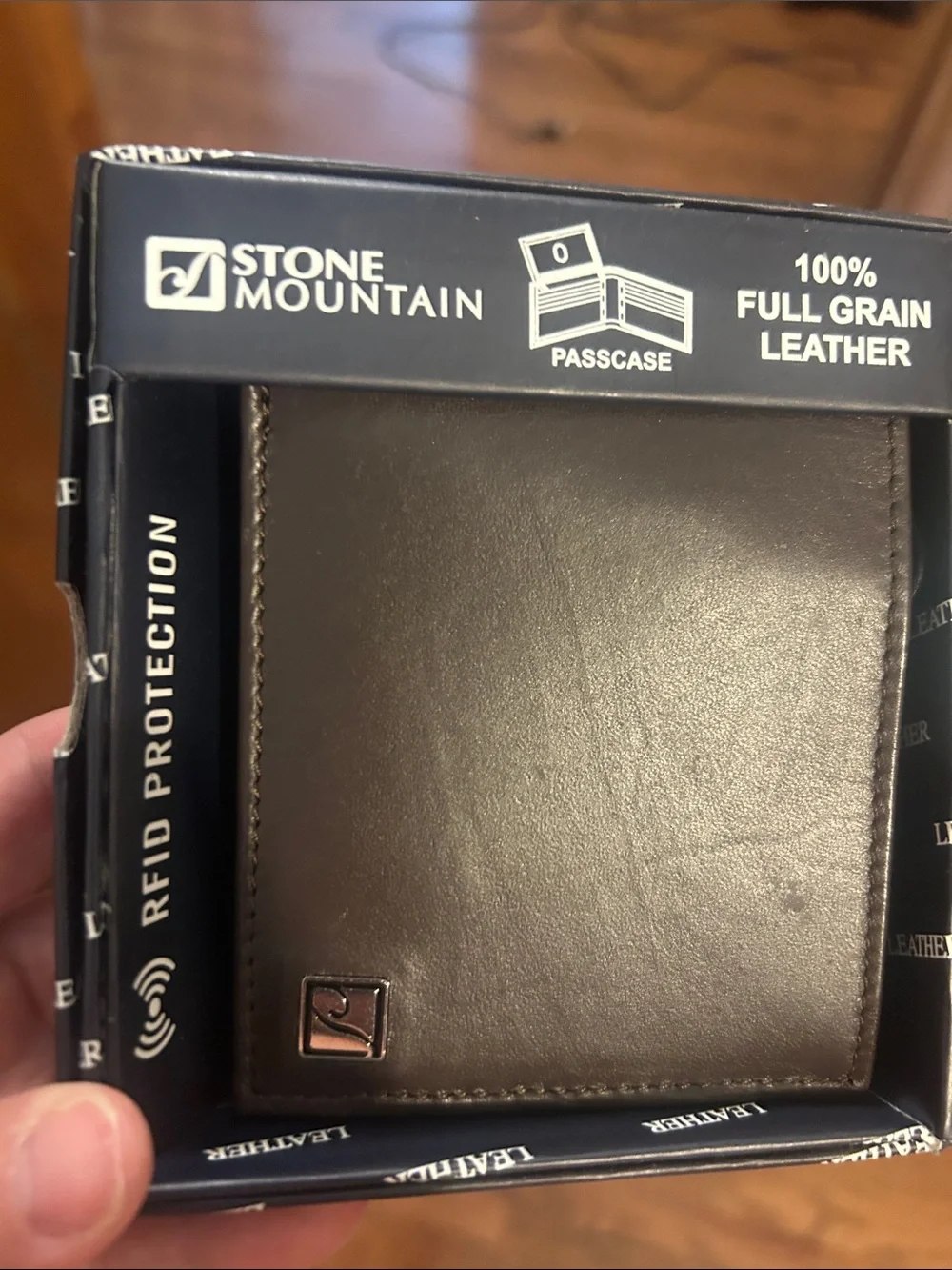 Stone Mountain Accessories Brown Leather Bifold Wallet with RFID